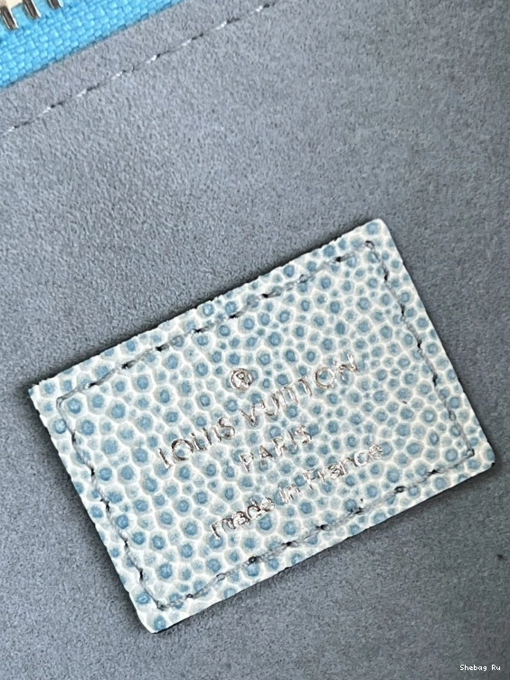 LOUIS PM-26*20*12cm COUSSIN VUITTON 0802